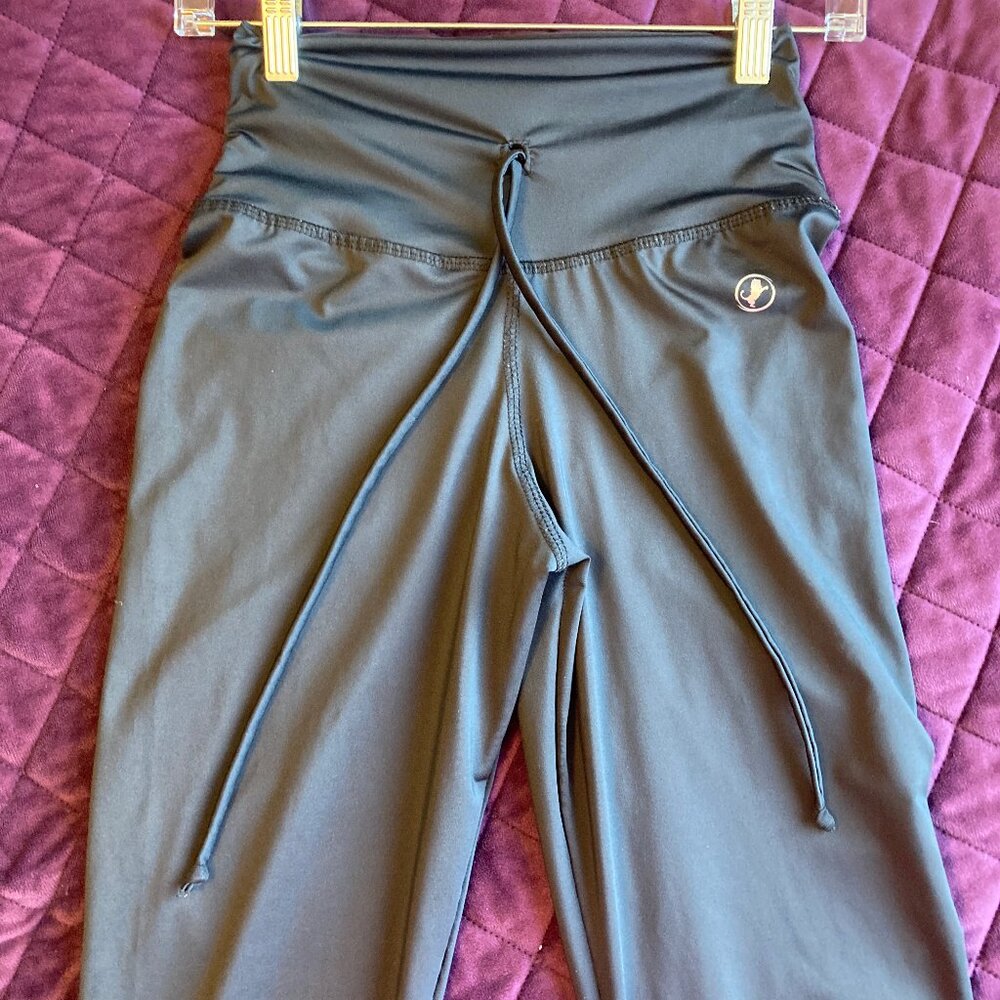 ABS2B black jogger leggings with butt scrunch size medium
